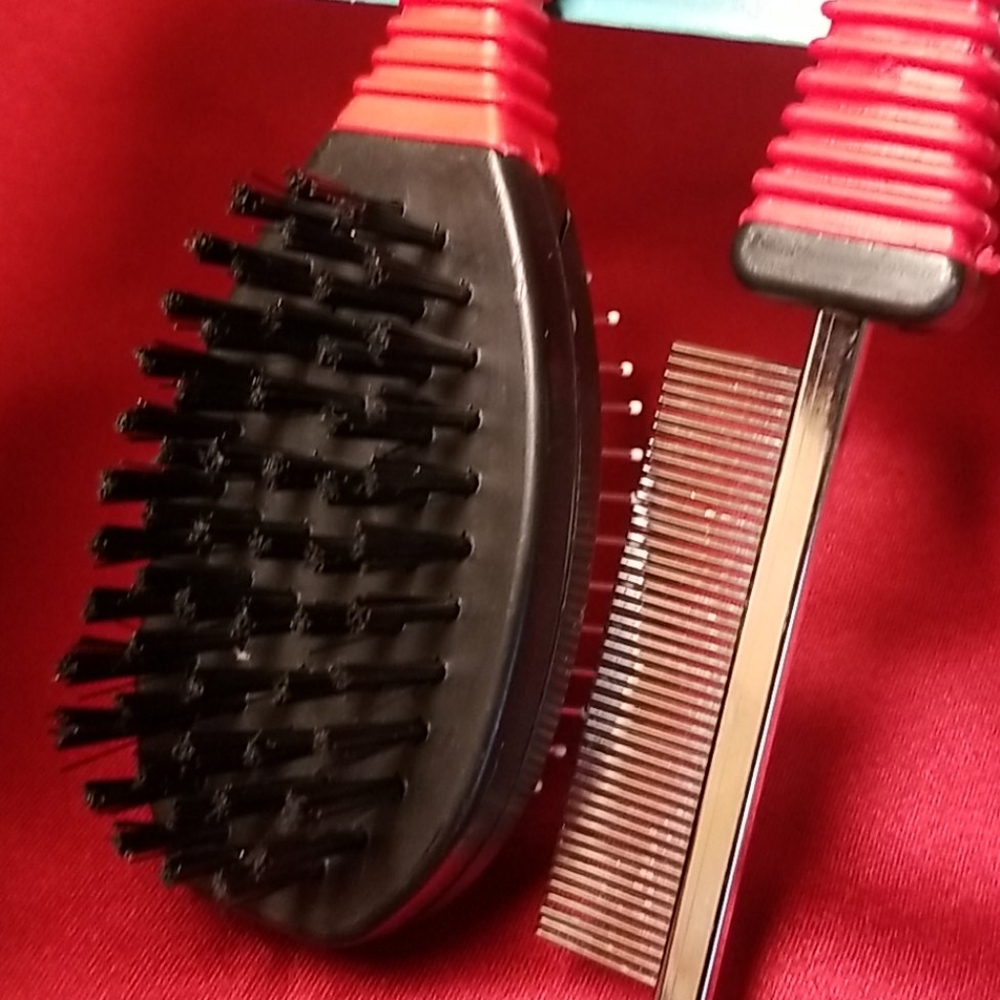 Grooming Brush & Comb Set - Picture 4 of 6